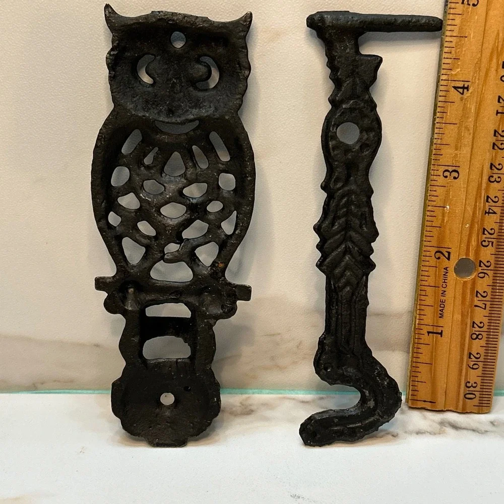 Vintage Cast Iron Owl Swinging Wall Hook Rustic Black Metal Bird Hanger 2 Piece